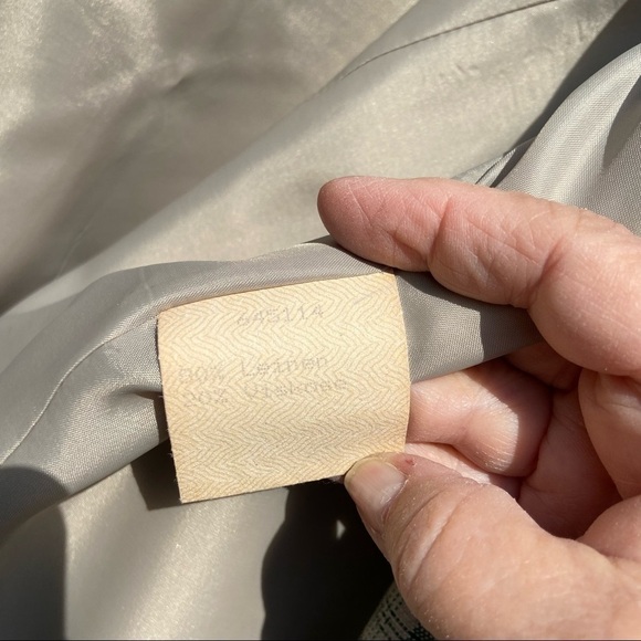 STYLISH jacket with piping and heart-shaped antler buttons. Statement piece. - Picture 4 of 8